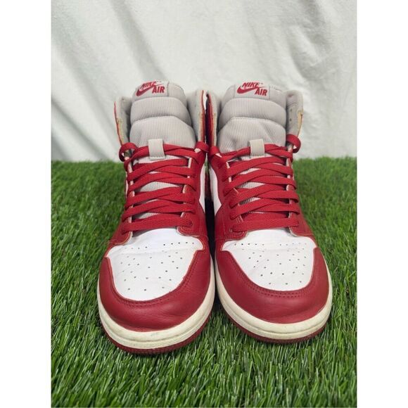 Size 10.5w/9m Nike Air Jordan 1 Retro HI OG Newstalgia Chenille Red DJ4891-061 - Picture 2 of 6